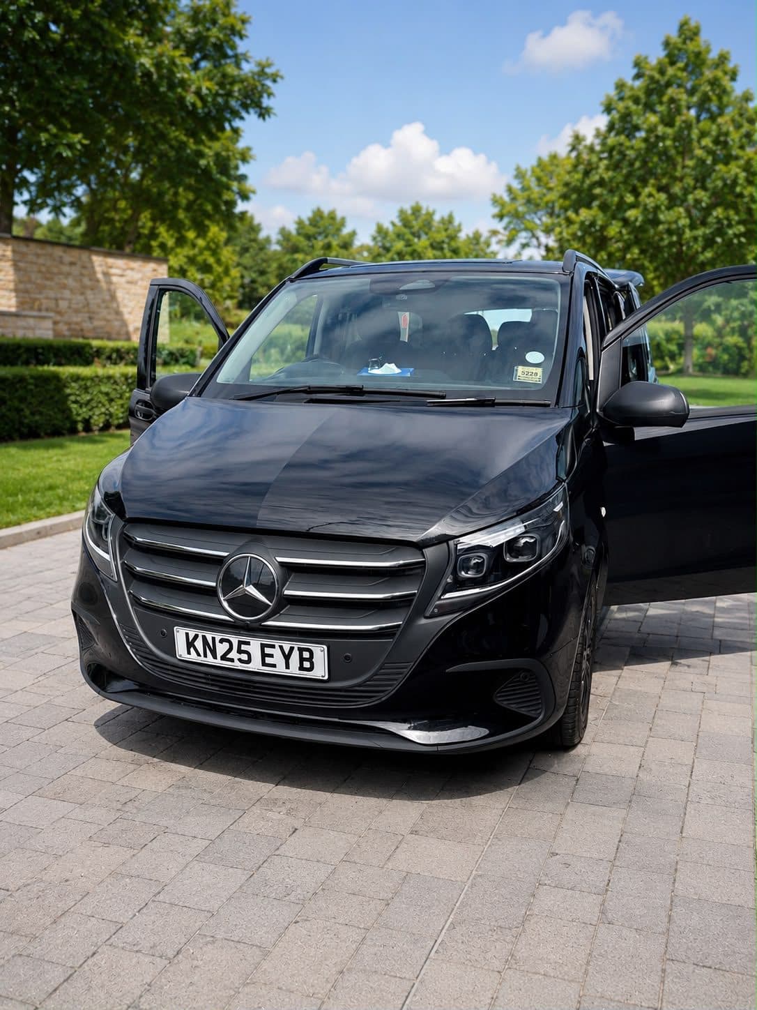 City Wheels Mercedes V-Class with its door open, ready to welcome passengers